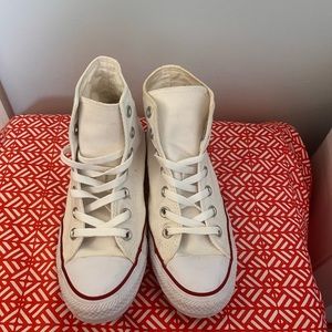 Converse Chuck Taylor All Star Hi-Tops Womens 7 Mens 5 color White